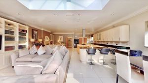 Photo 27- click for photo gallery